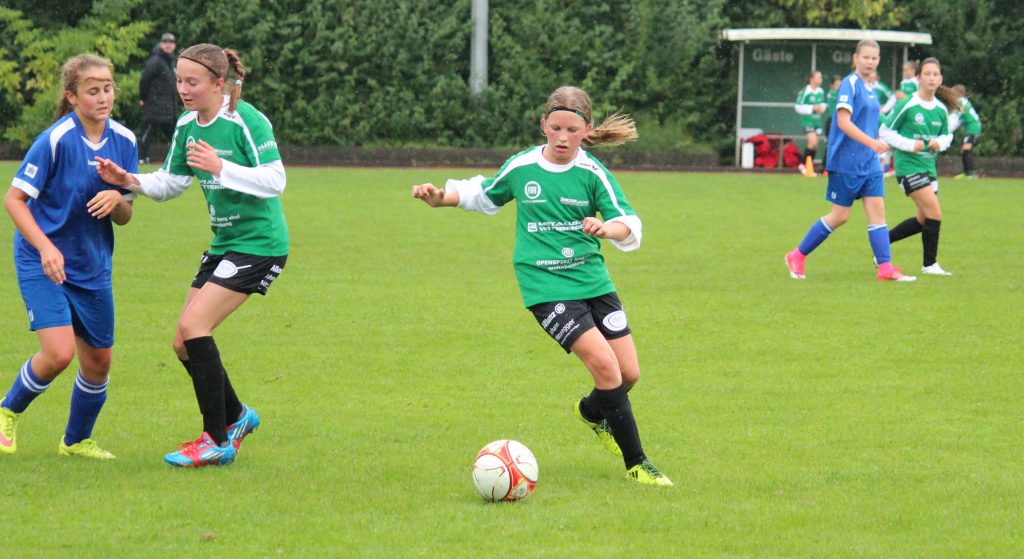 MHL-Premiere: Neu formierte Mannschaft