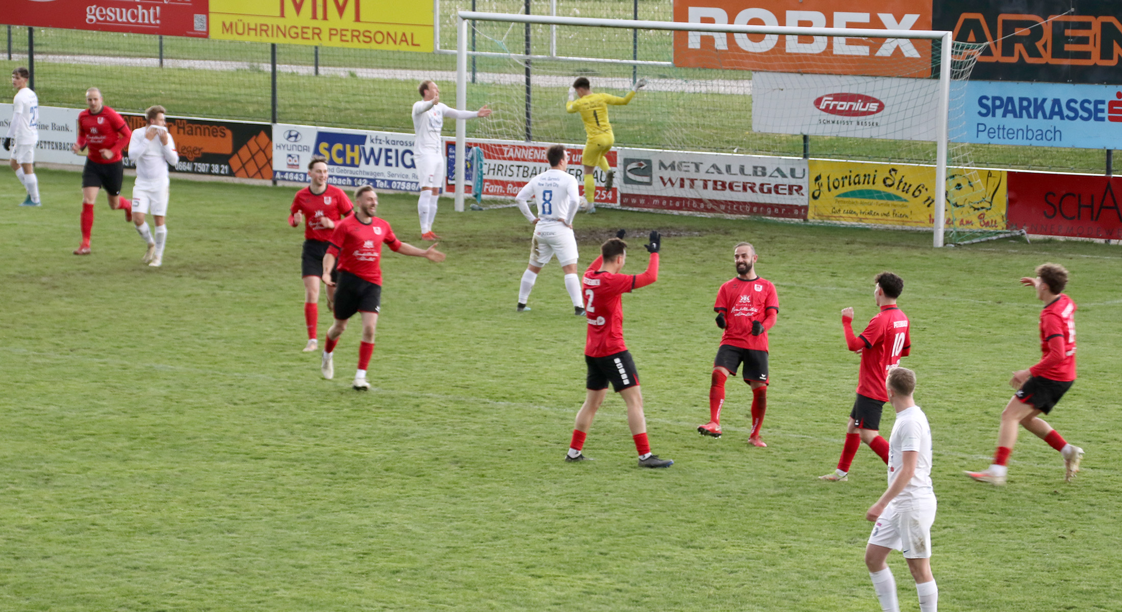 1b Unentschieden nach 3:0 Führung